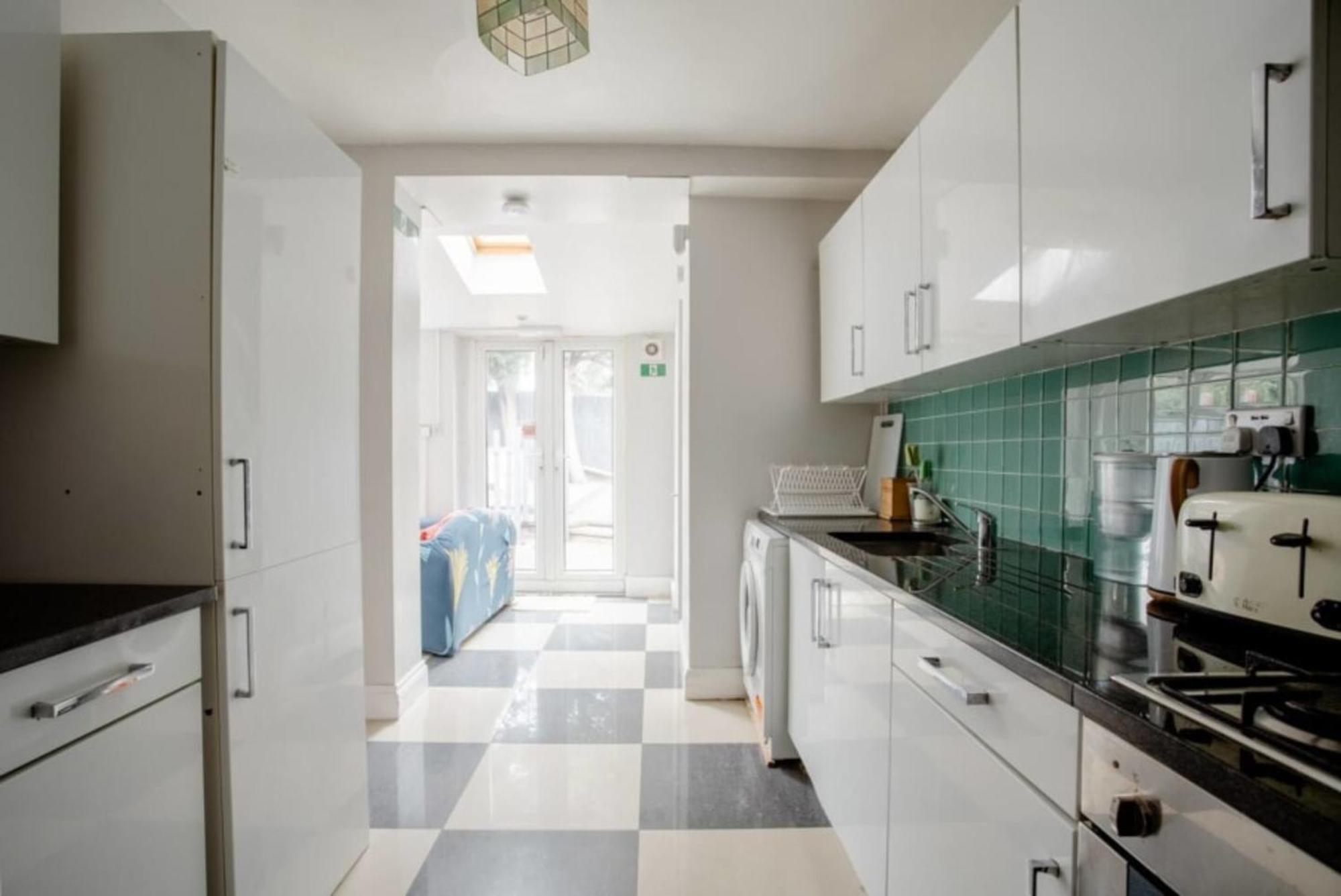 London Comfy Doubles Aparthotel Exteriör bild