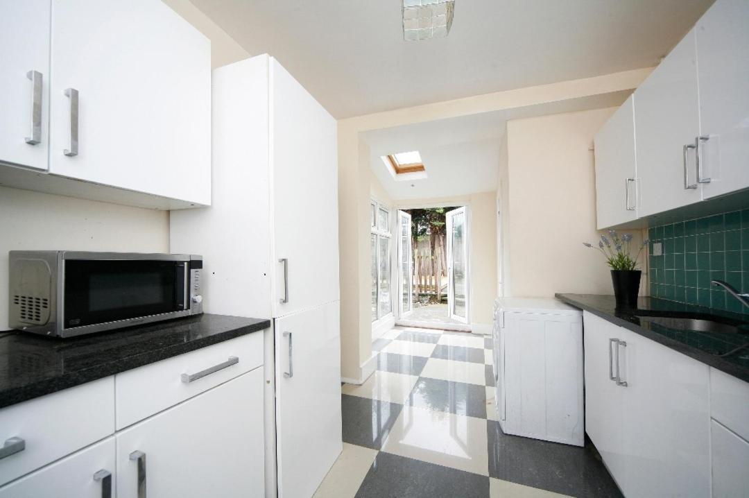 London Comfy Doubles Aparthotel Exteriör bild