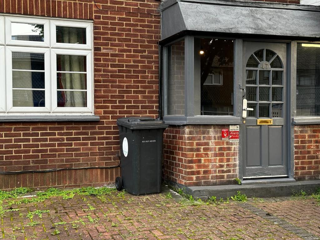 London Comfy Doubles Aparthotel Exteriör bild